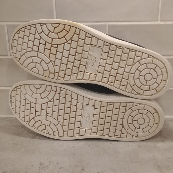 Nike Court Vision Women's 9.5 Black Sneakers.  CI0808-001 Low Cut Lace Up Shoes. - Picture 8 of 9